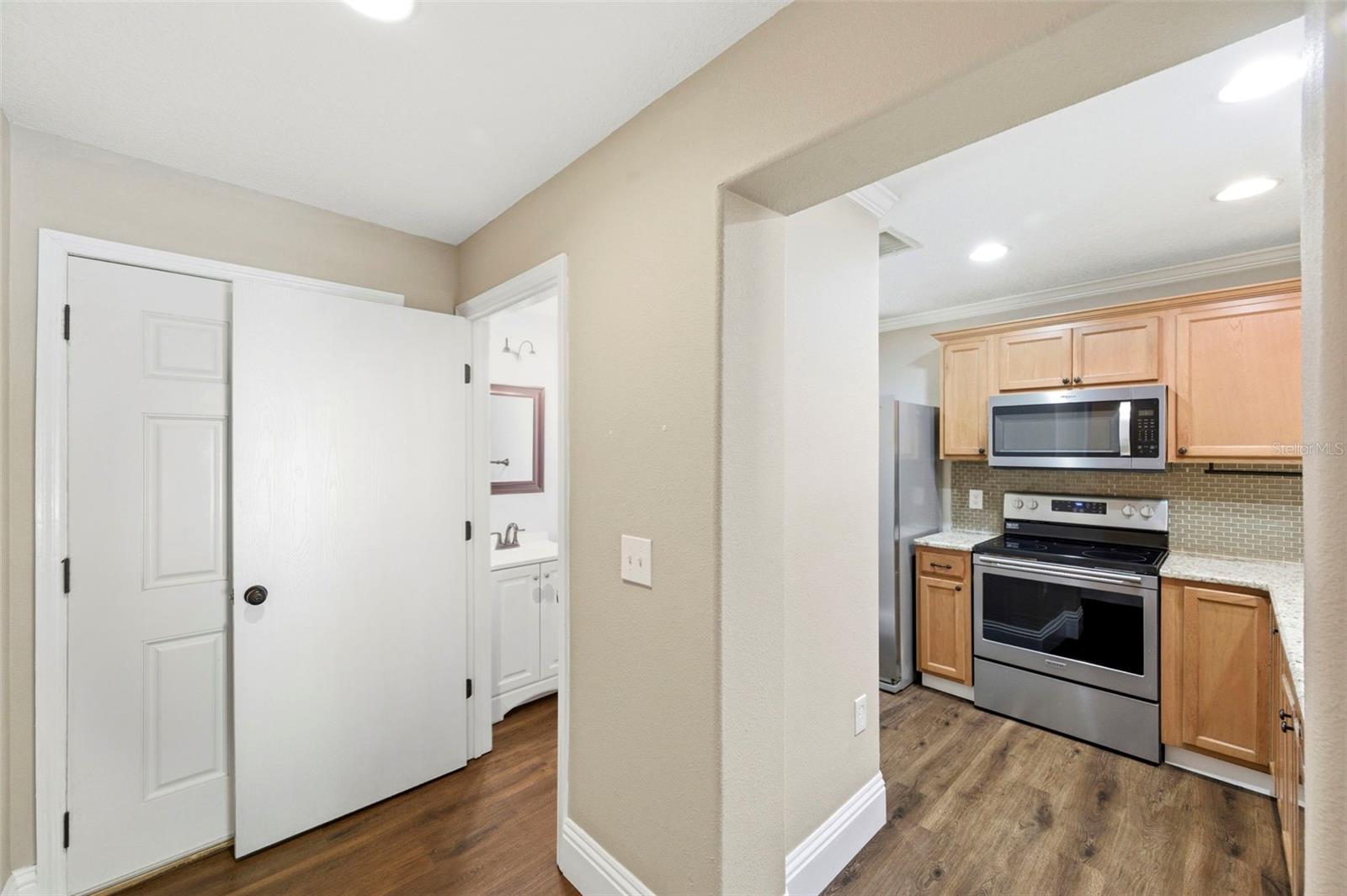 Image 14 of 55 For 6811 Dartmouth Hill Street