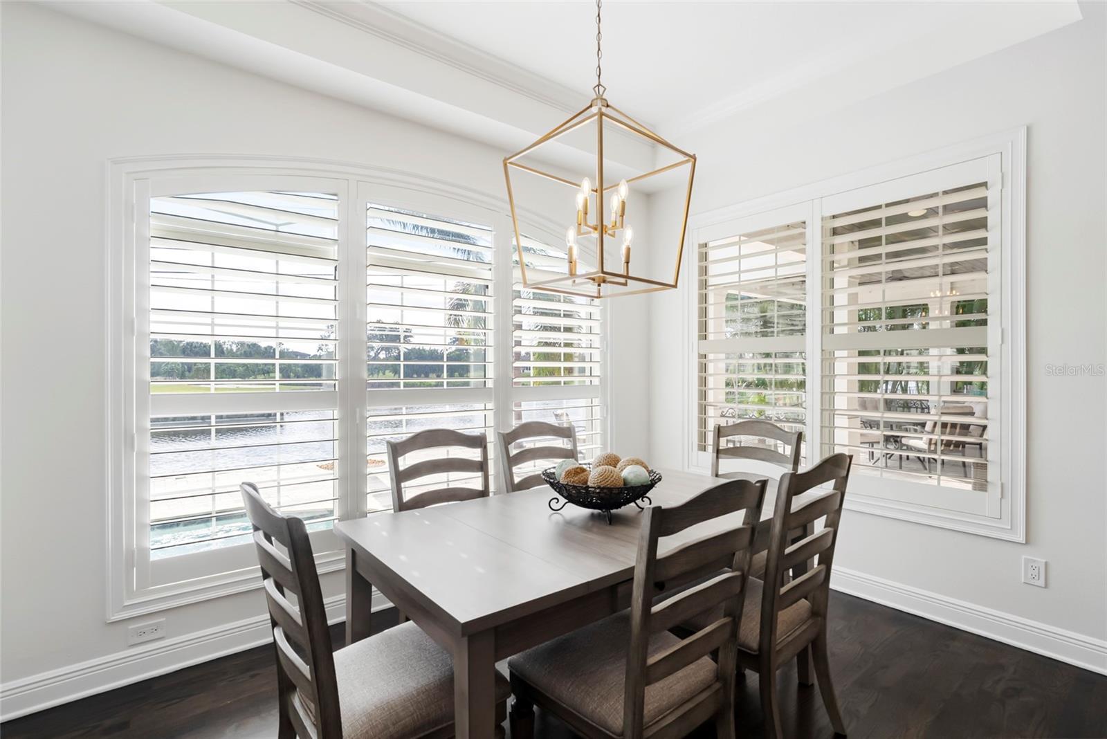 Image 16 of 77 For 356 Belleair Drive Ne