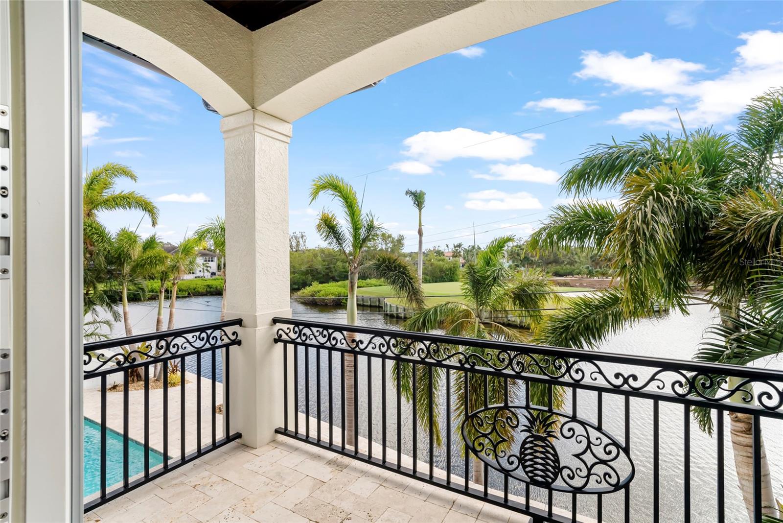 Image 32 of 77 For 356 Belleair Drive Ne