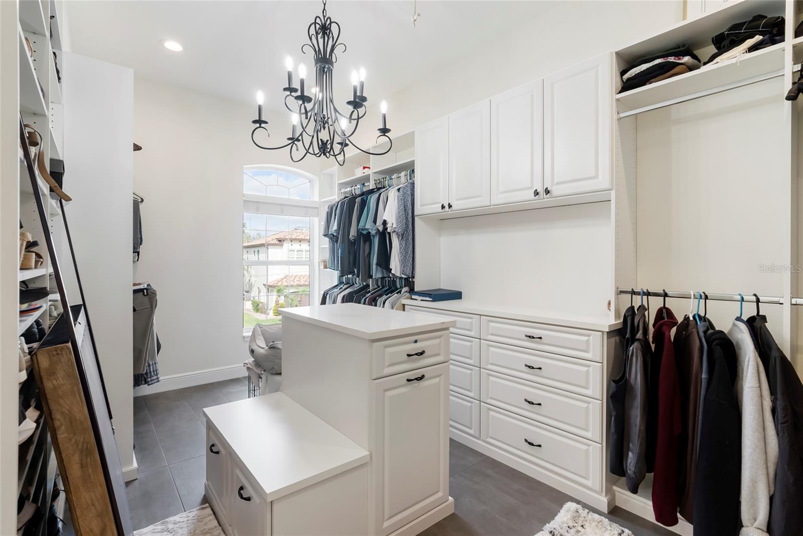 Image 38 of 77 For 356 Belleair Drive Ne