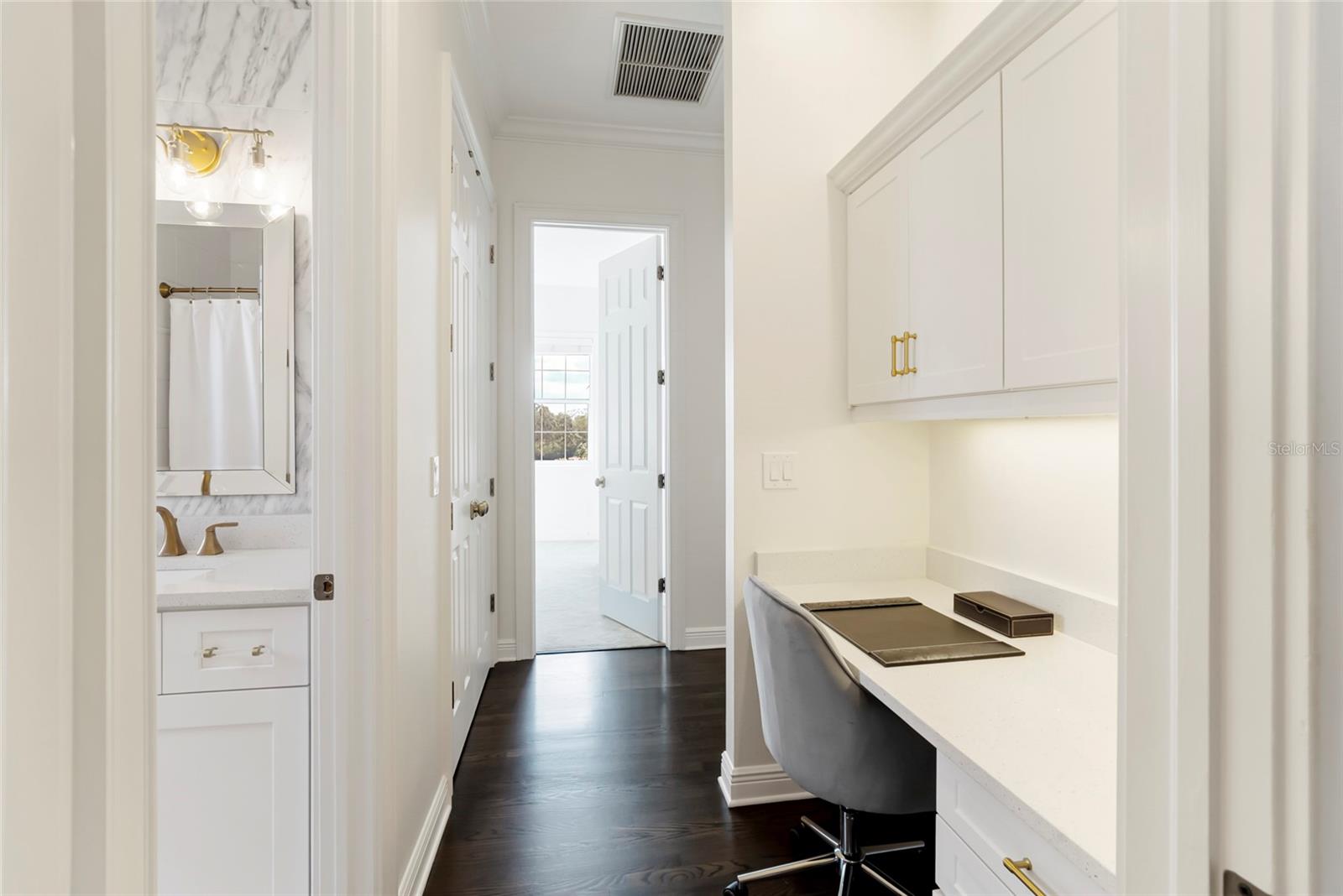 Image 49 of 77 For 356 Belleair Drive Ne