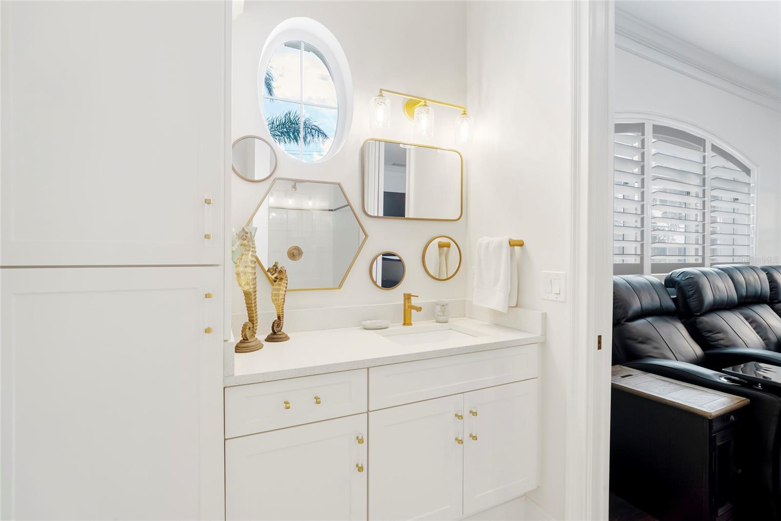 Image 52 of 77 For 356 Belleair Drive Ne