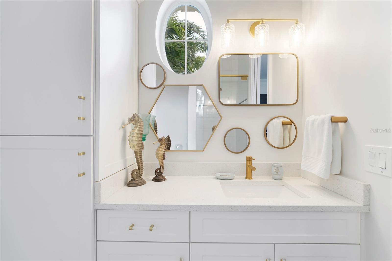 Image 54 of 77 For 356 Belleair Drive Ne