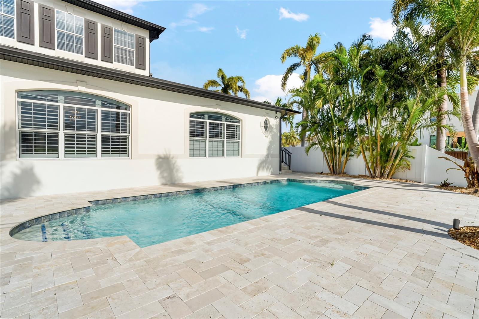 Image 65 of 77 For 356 Belleair Drive Ne