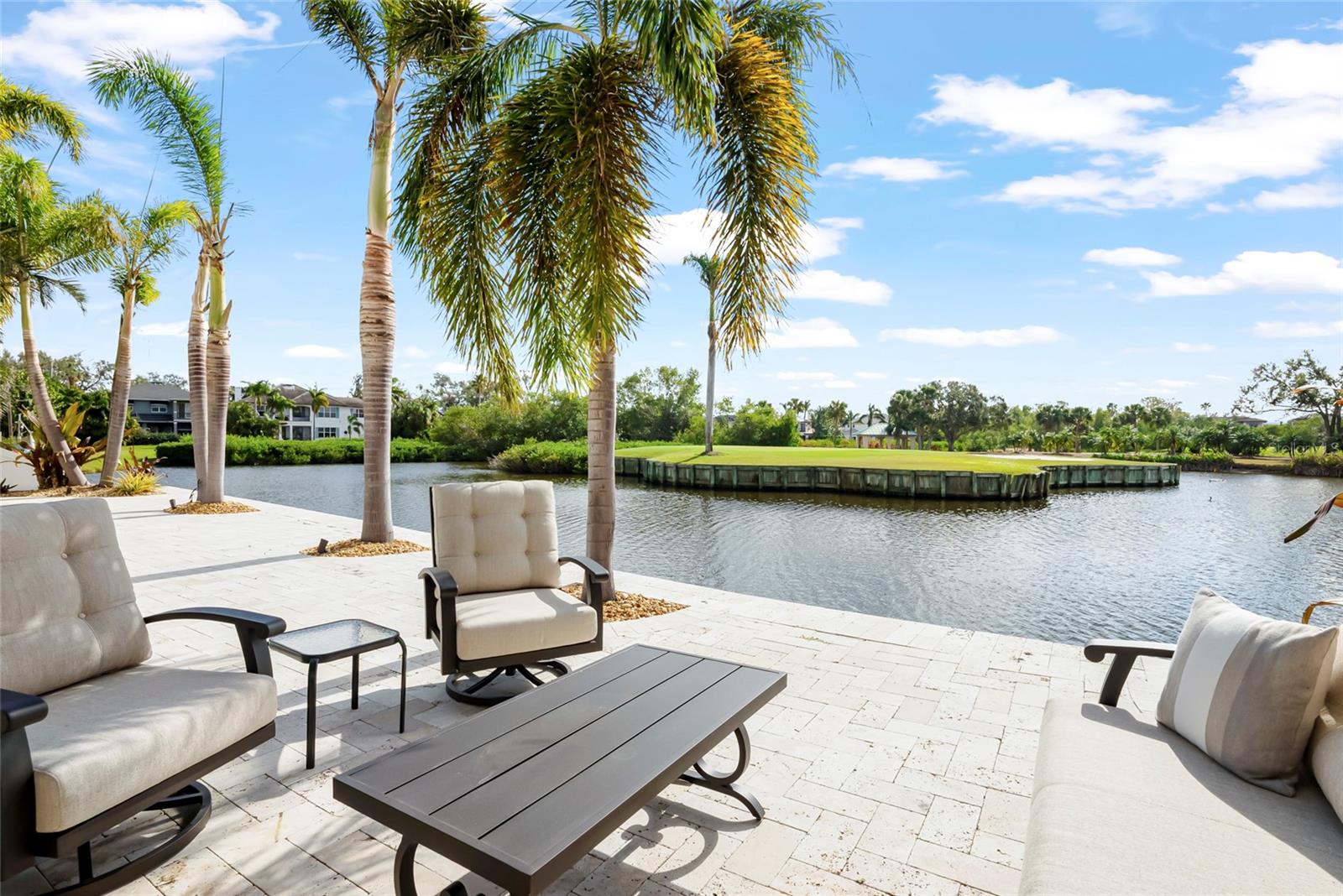 Image 69 of 77 For 356 Belleair Drive Ne