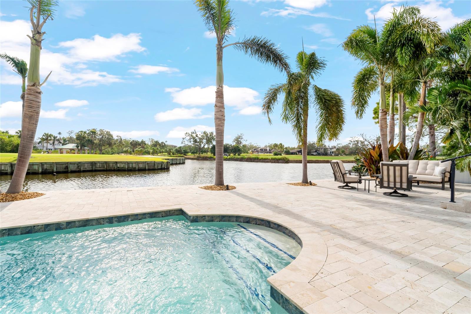 Image 72 of 77 For 356 Belleair Drive Ne