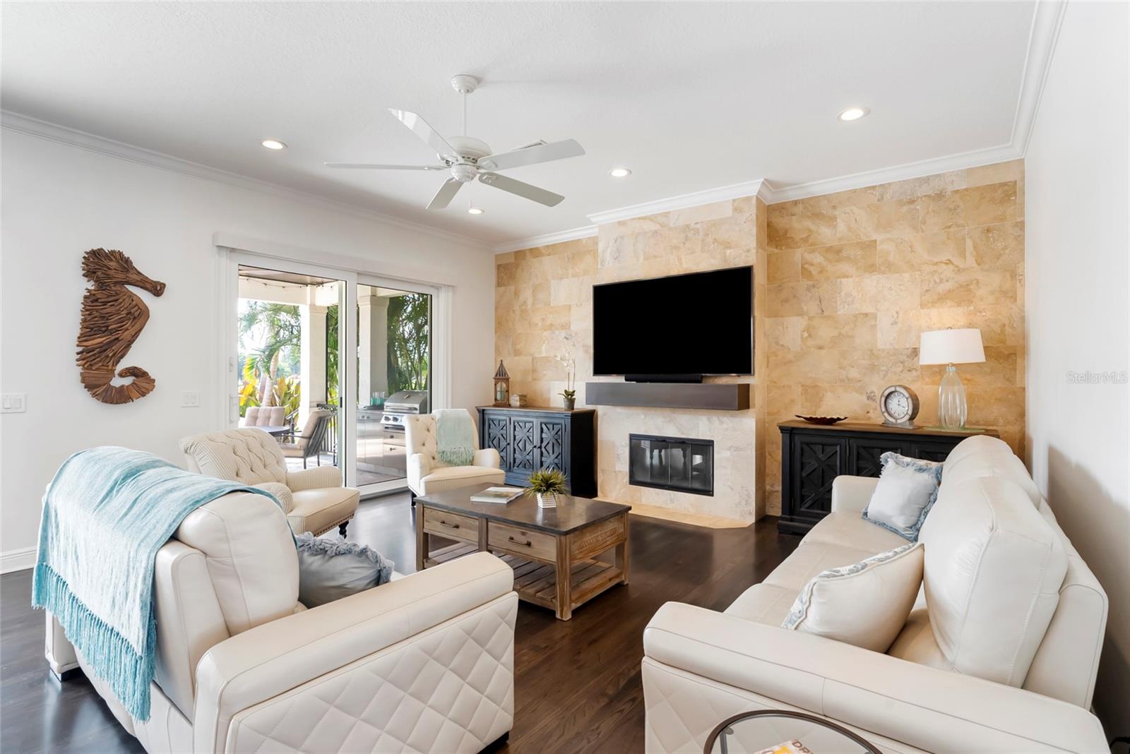 Image 9 of 77 For 356 Belleair Drive Ne