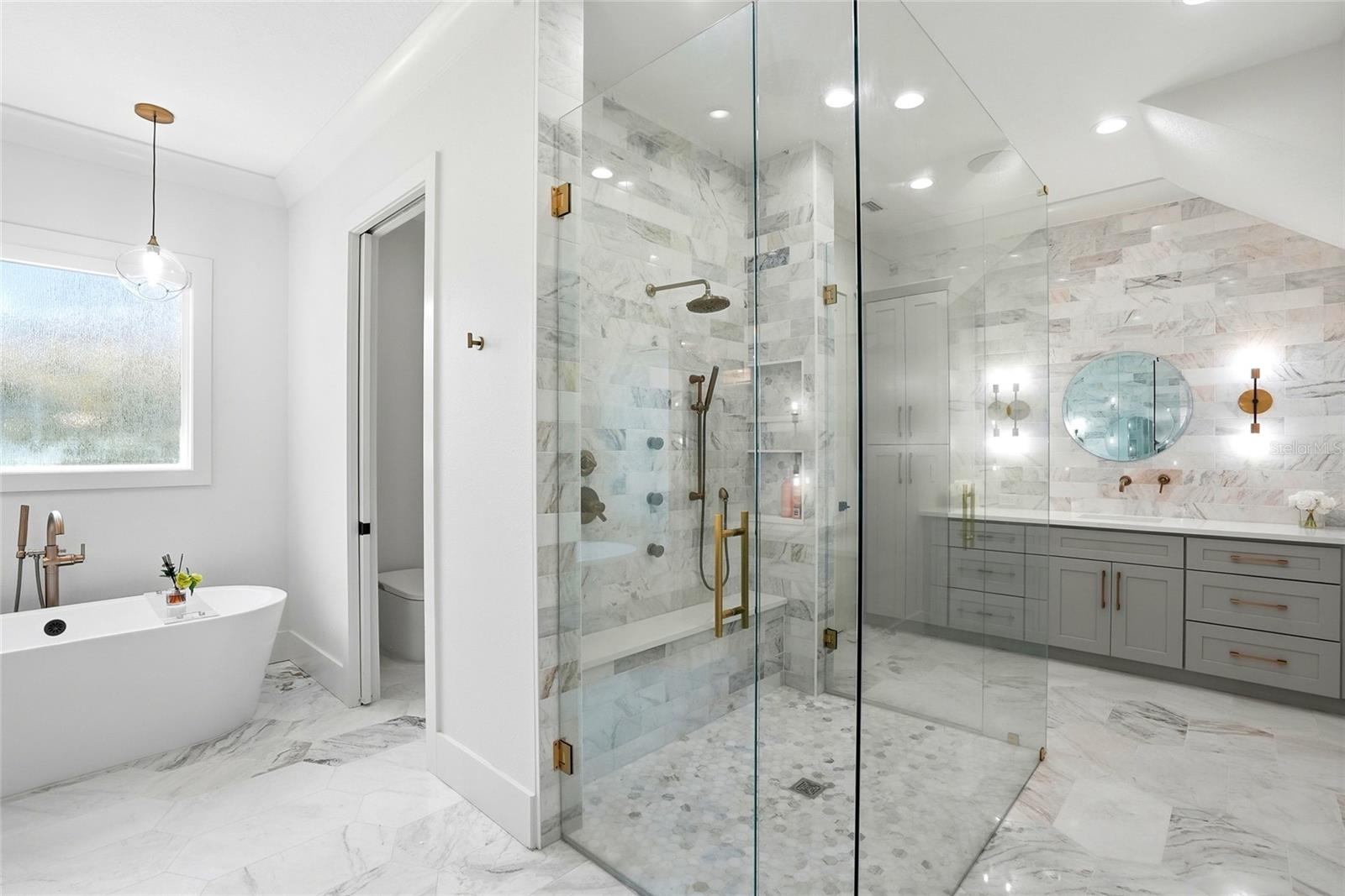 Listing photo id 25 for 3944 Cove Lake Place