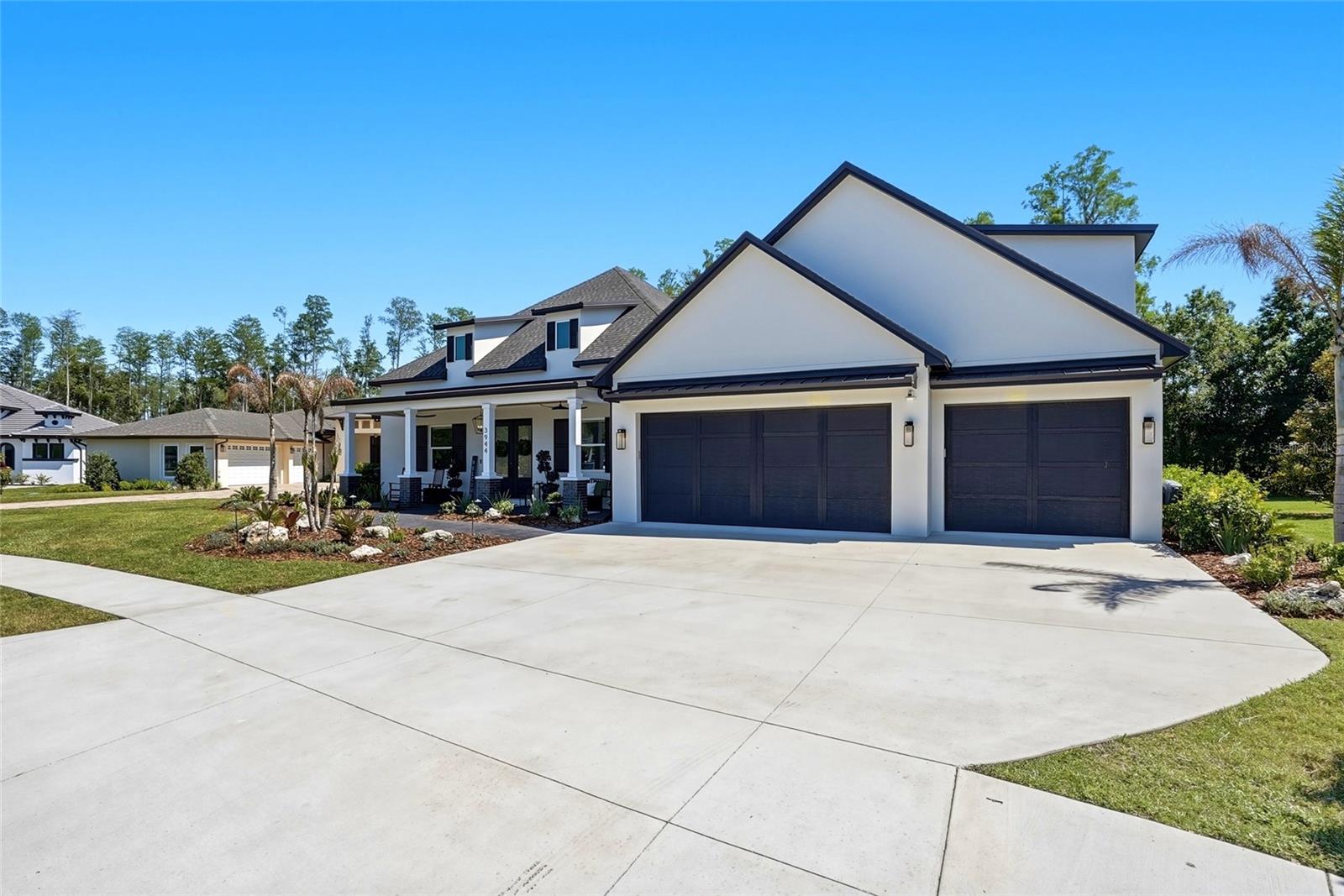 Listing photo id 1 for 3944 Cove Lake Place