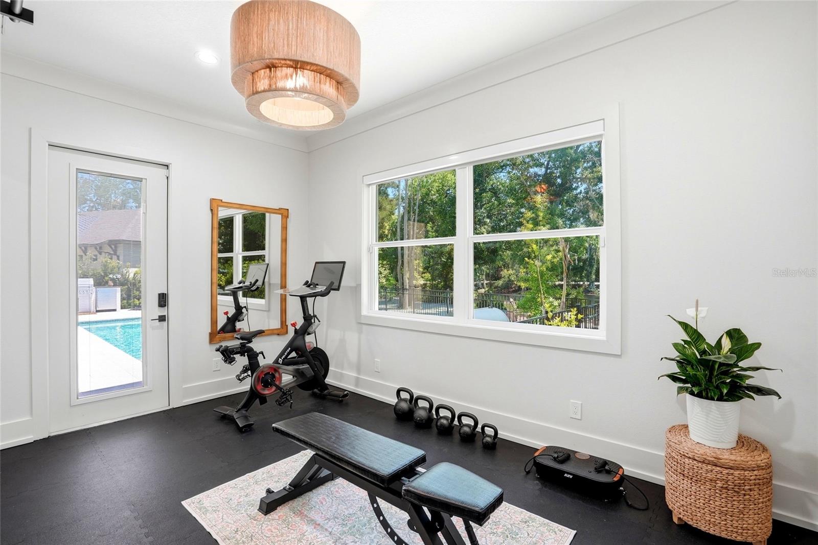 Listing photo id 30 for 3944 Cove Lake Place