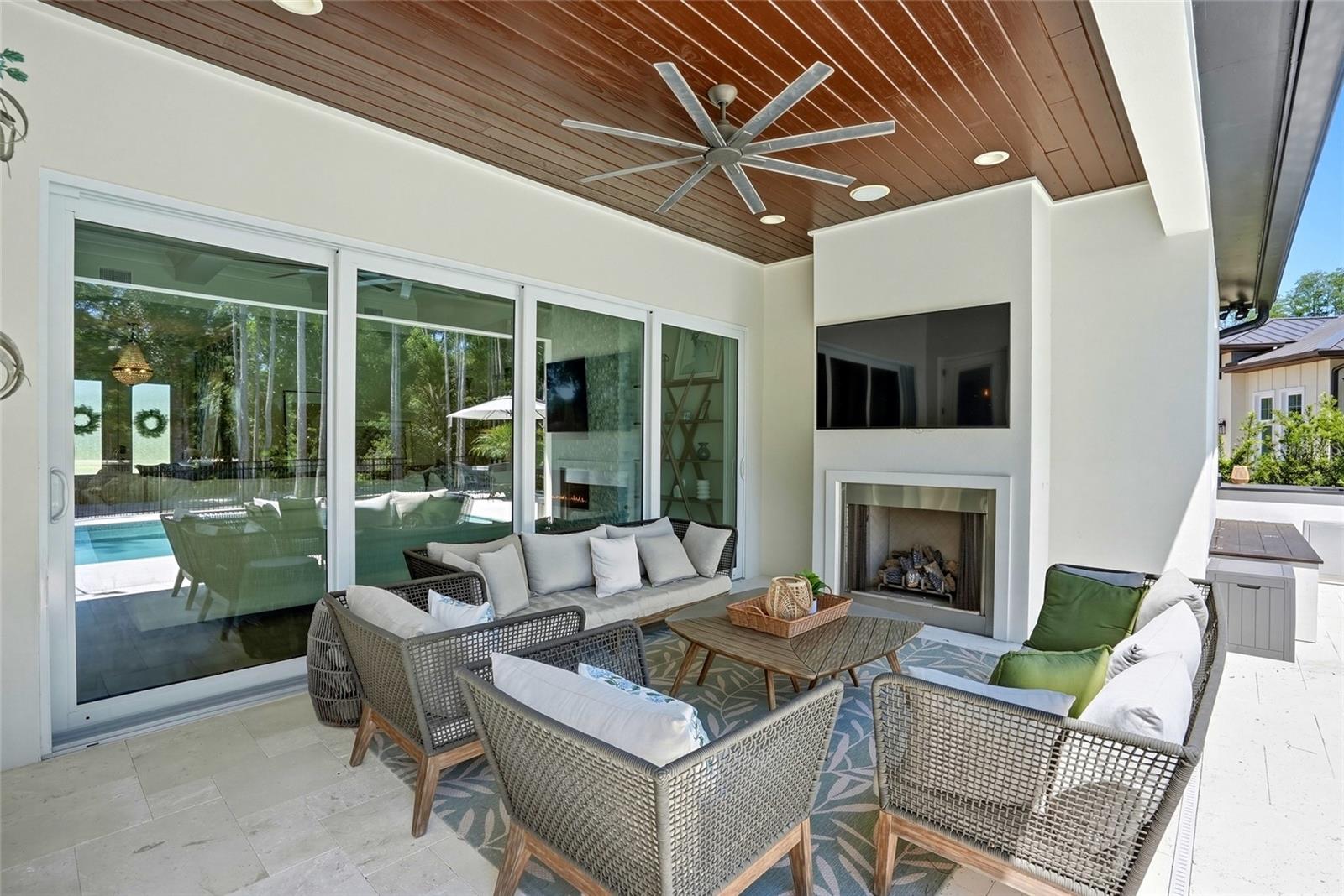 Listing photo id 56 for 3944 Cove Lake Place
