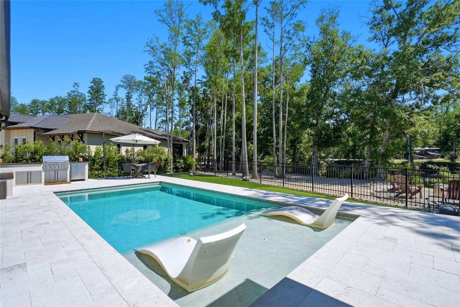 Listing photo id 58 for 3944 Cove Lake Place