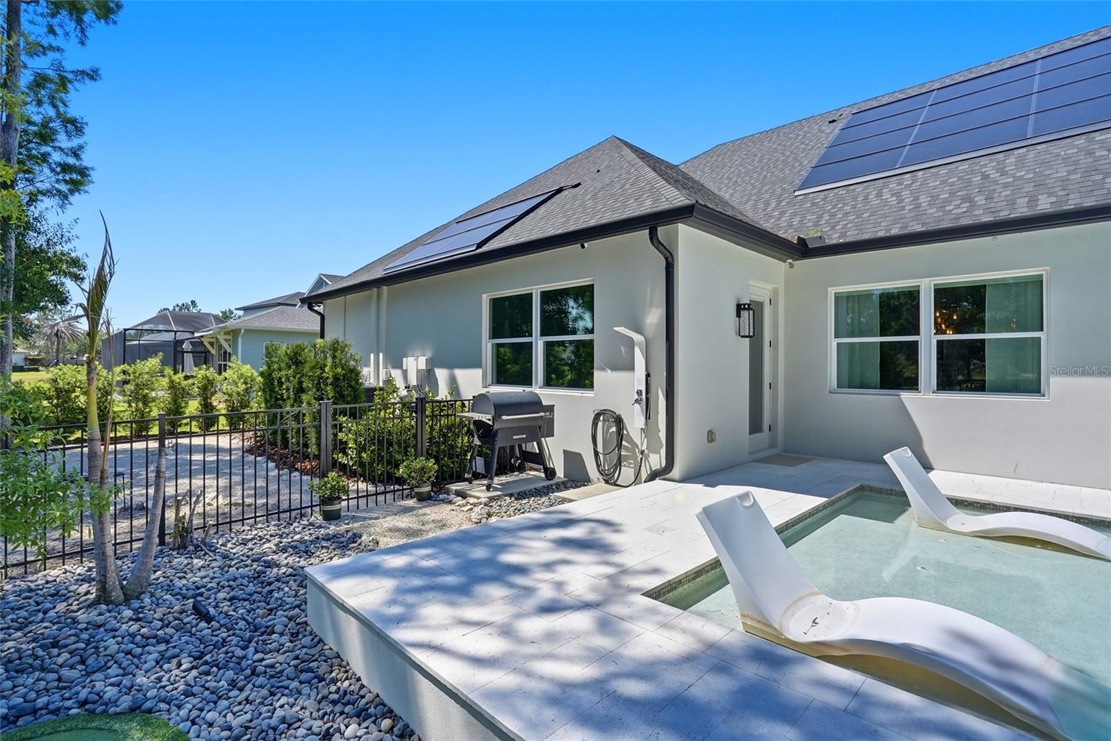 Listing photo id 65 for 3944 Cove Lake Place