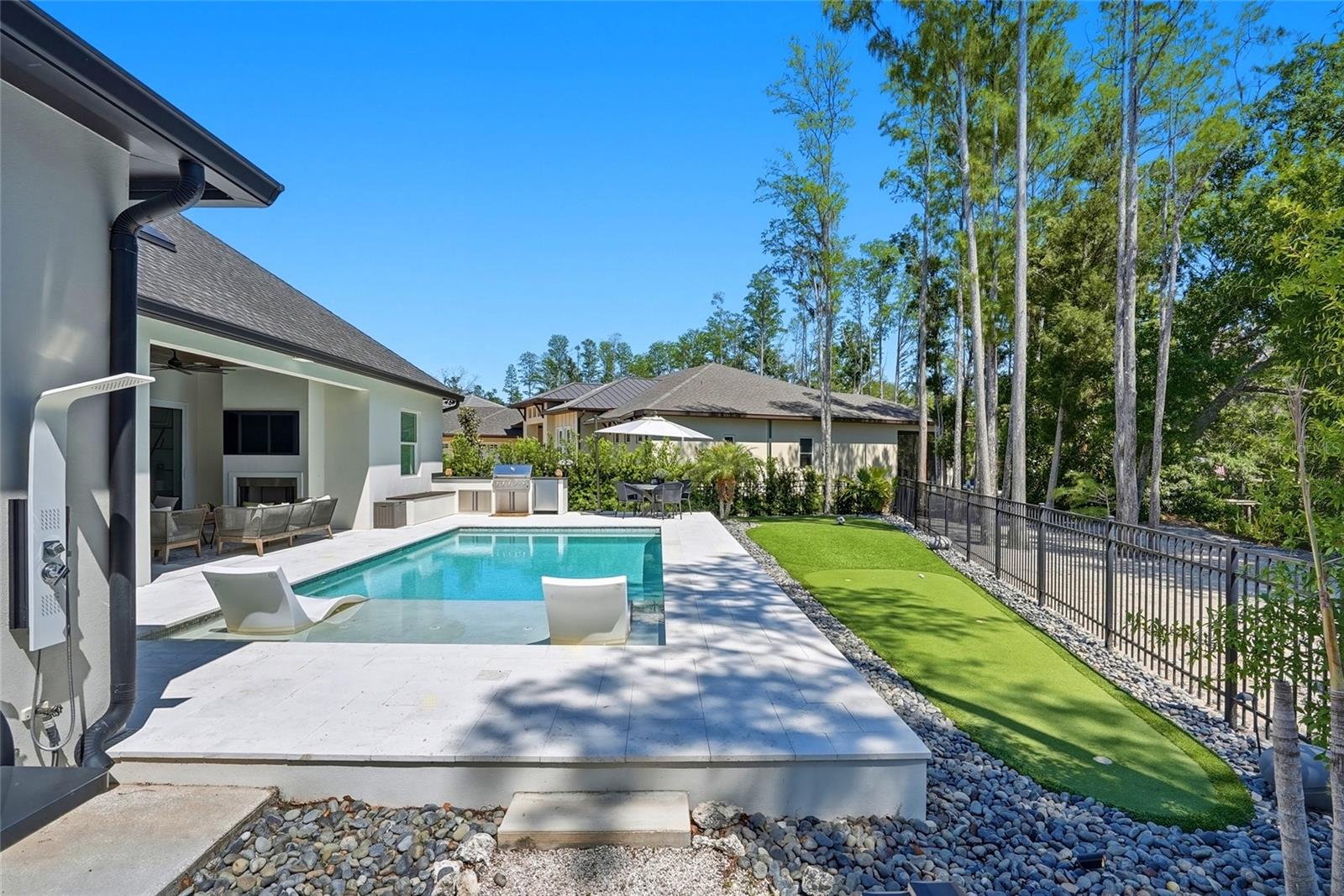 Listing photo id 66 for 3944 Cove Lake Place