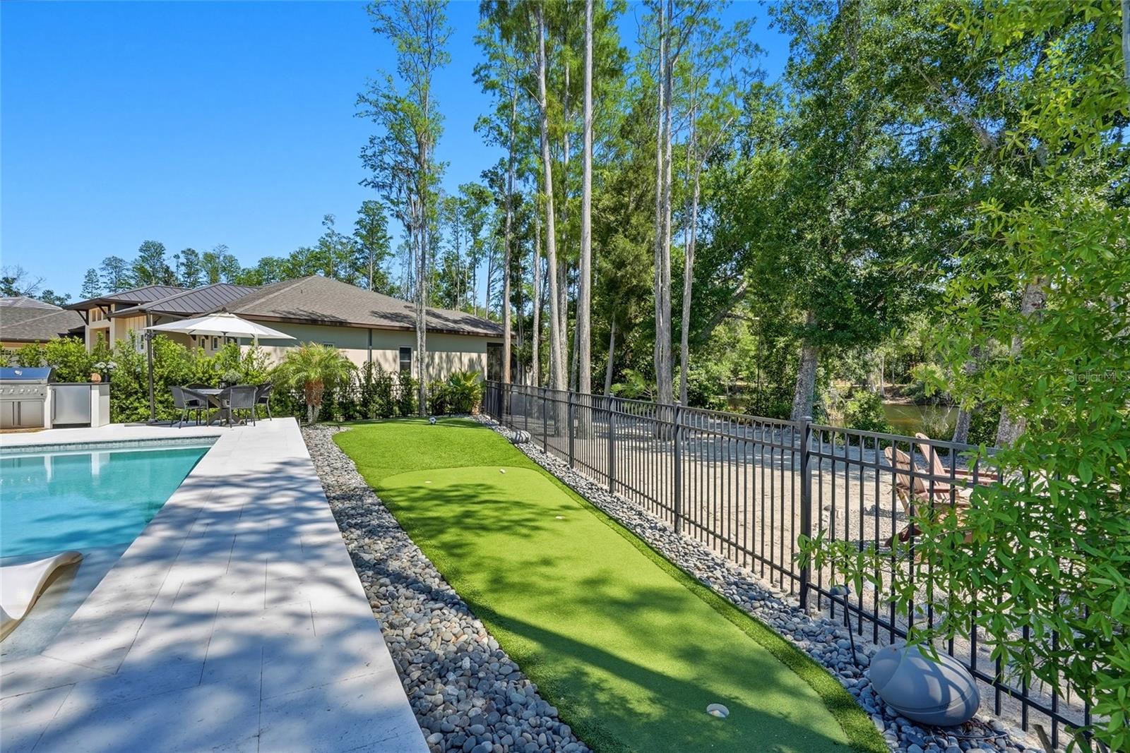 Listing photo id 67 for 3944 Cove Lake Place