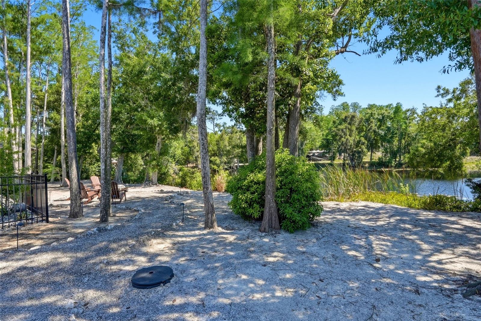 Listing photo id 68 for 3944 Cove Lake Place