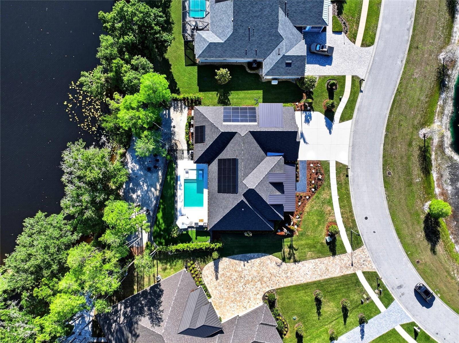 Listing photo id 75 for 3944 Cove Lake Place