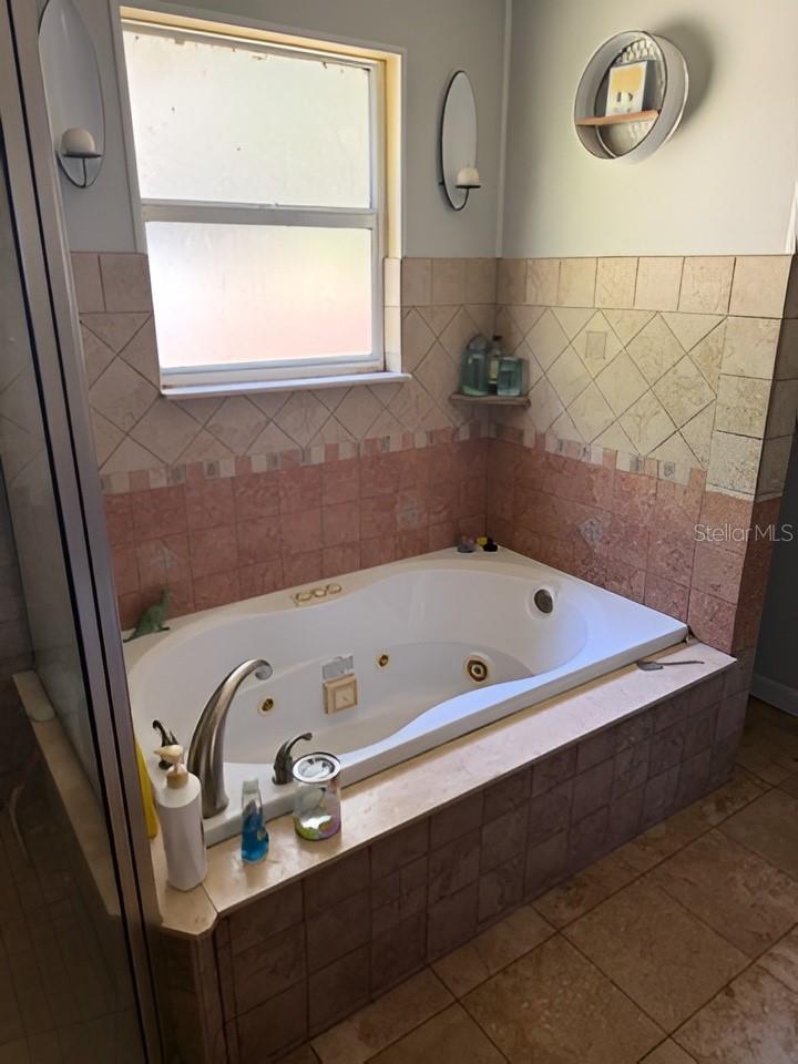 Image 6 of 18 For 101 Walker Drive