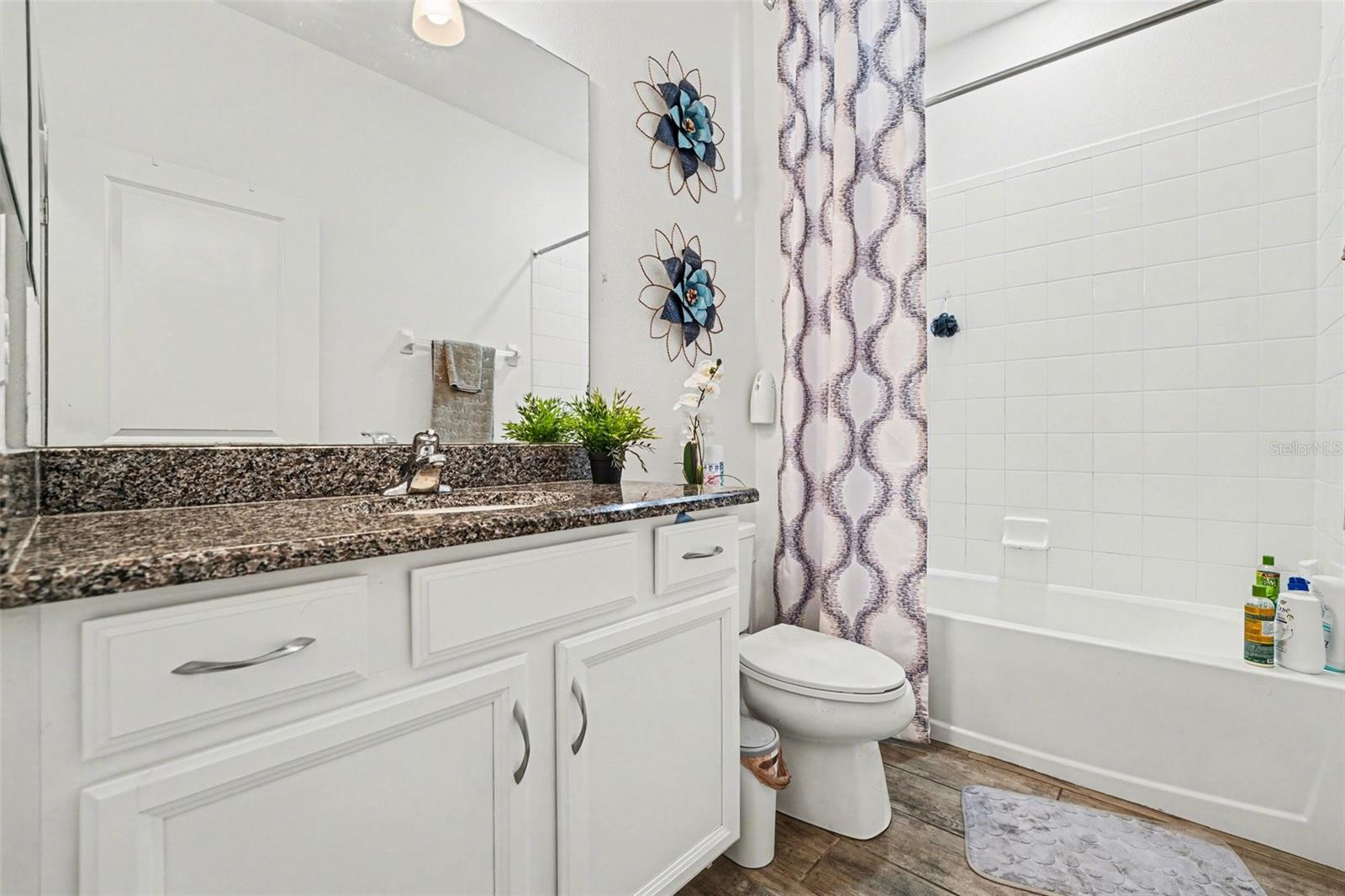 Image 12 of 15 For 501 Sapphire Dr