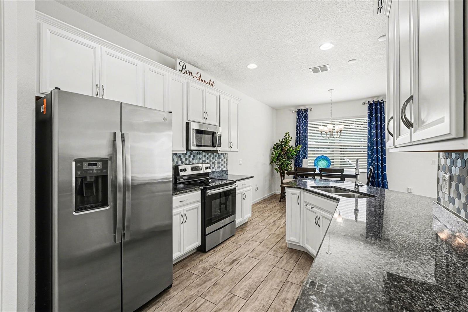 Image 5 of 15 For 501 Sapphire Dr