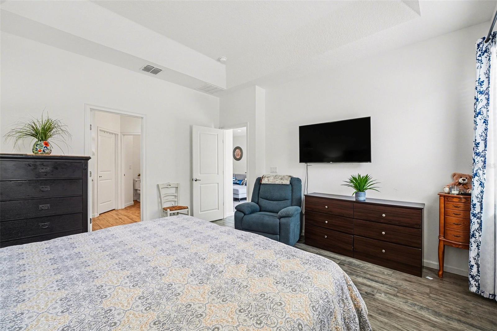 Image 8 of 15 For 501 Sapphire Dr