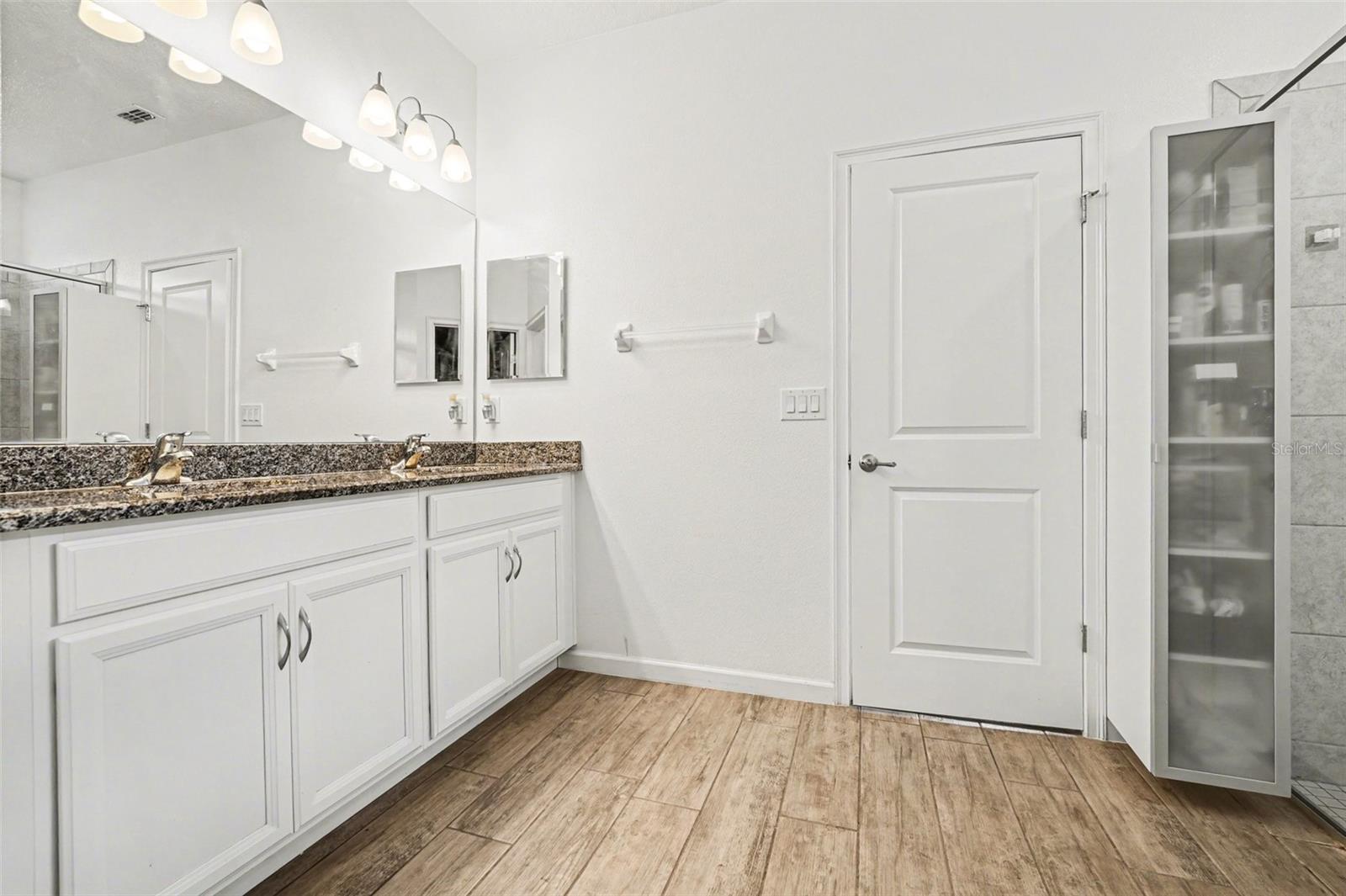 Image 9 of 15 For 501 Sapphire Dr