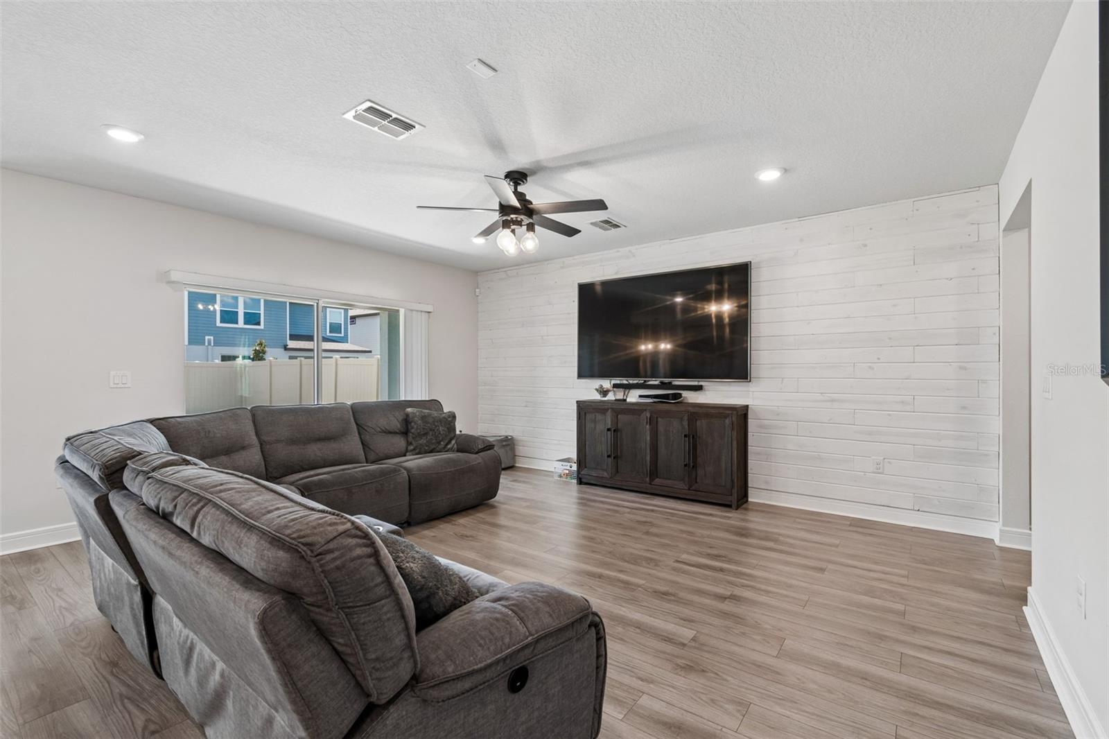 Image 23 of 67 For 6608 Ryestone Way