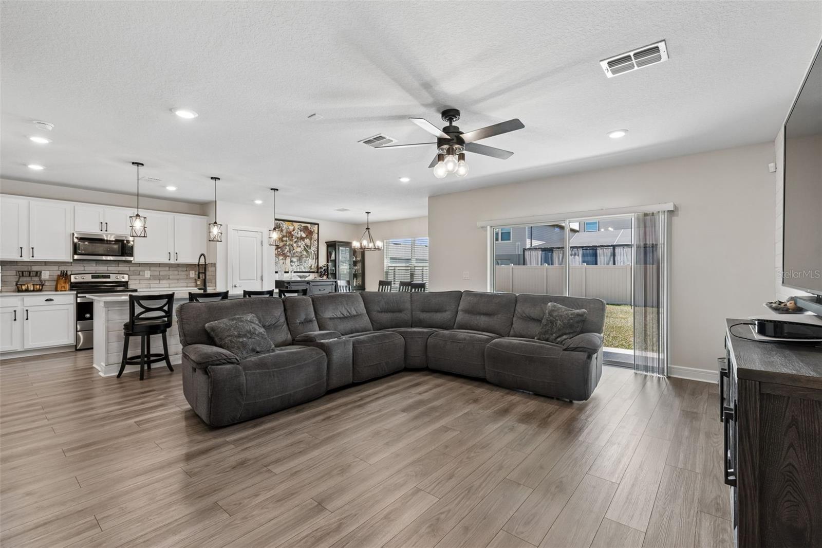 Image 3 of 67 For 6608 Ryestone Way