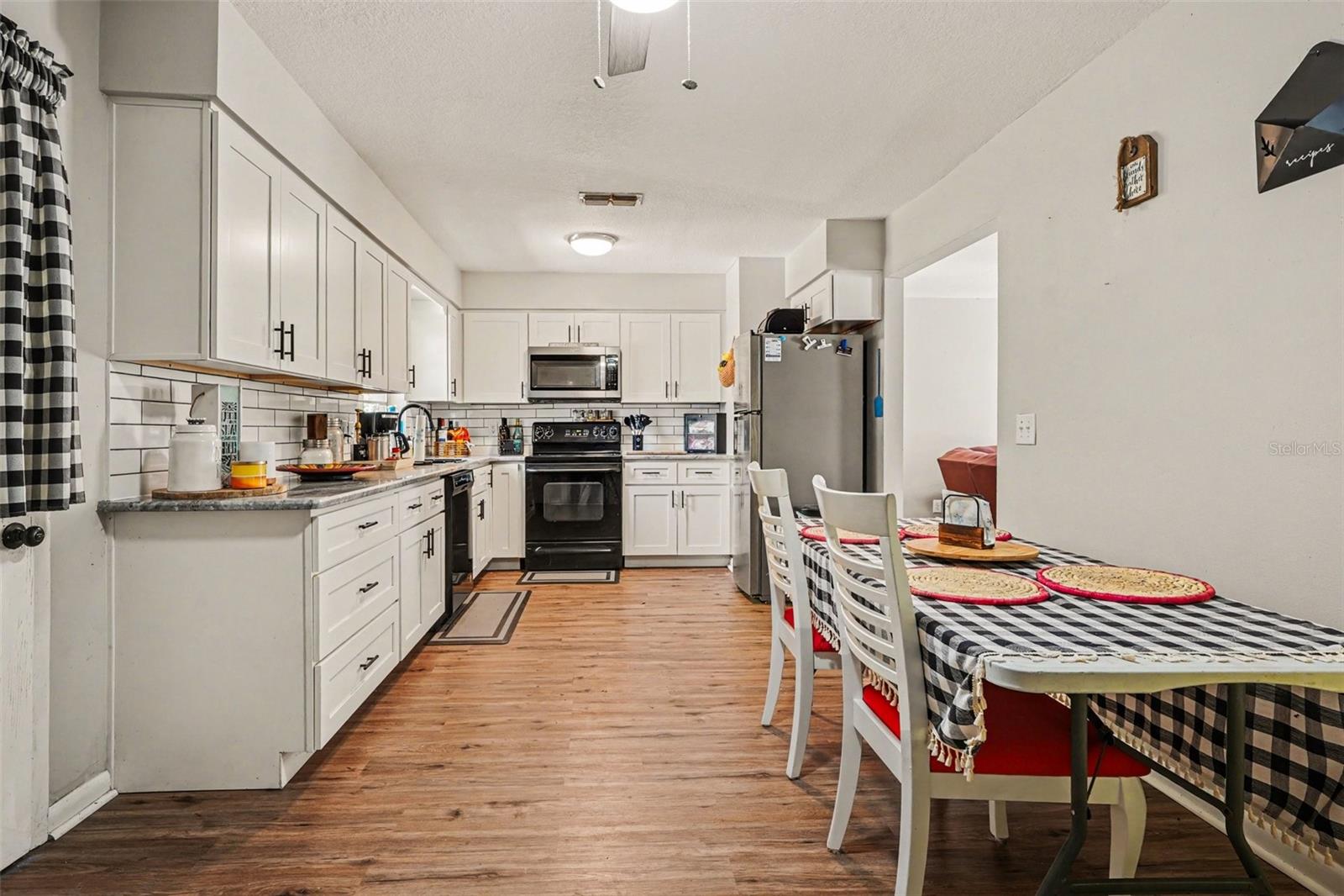 Image 11 of 31 For 444 Ashley Road