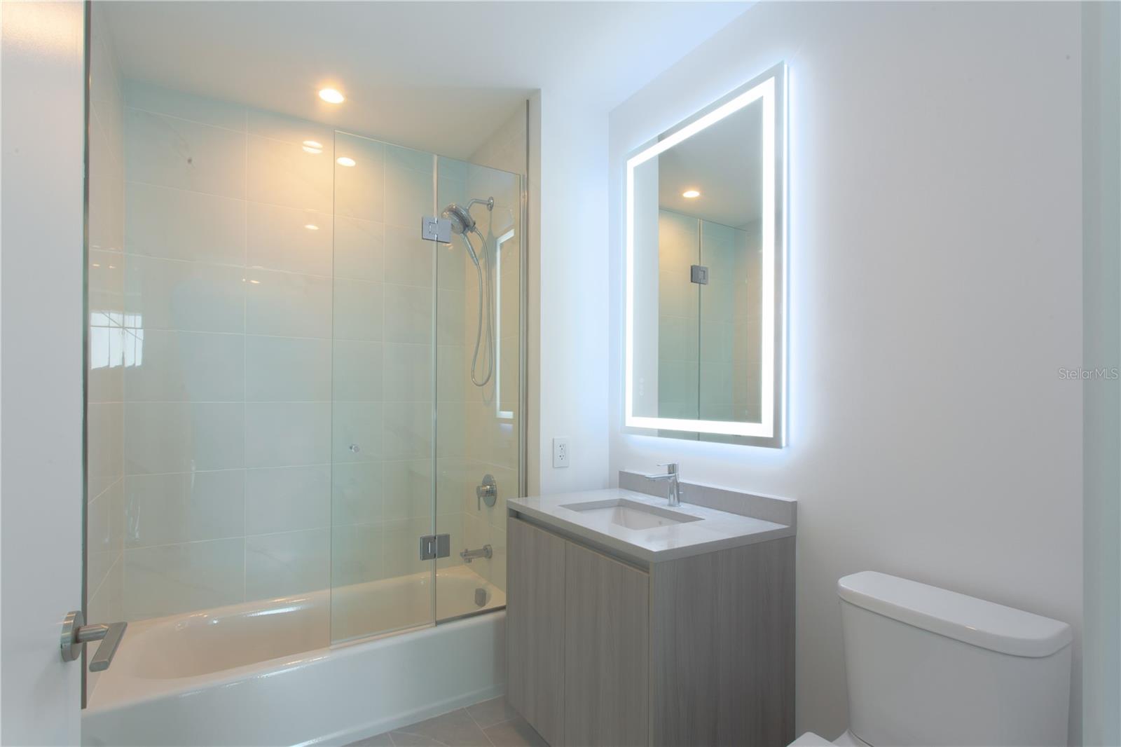 Image 13 of 24 For 400 Central Avenue 1806