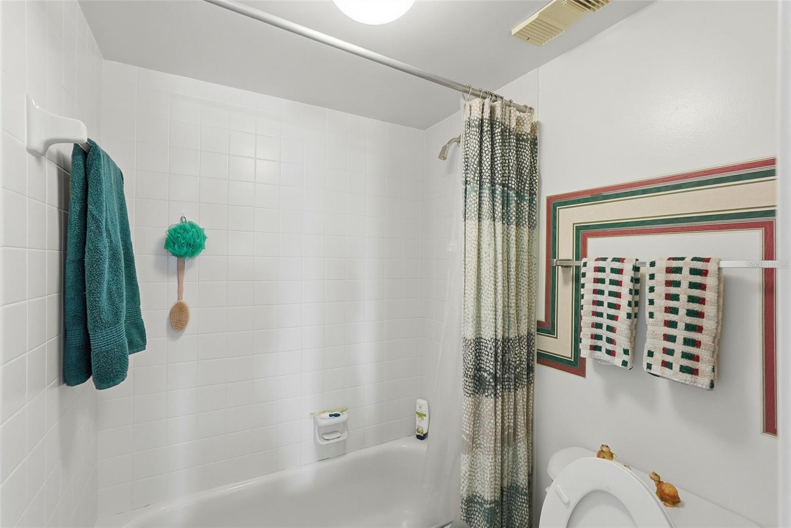 Image 17 of 25 For 6180 Sun Boulevard 307