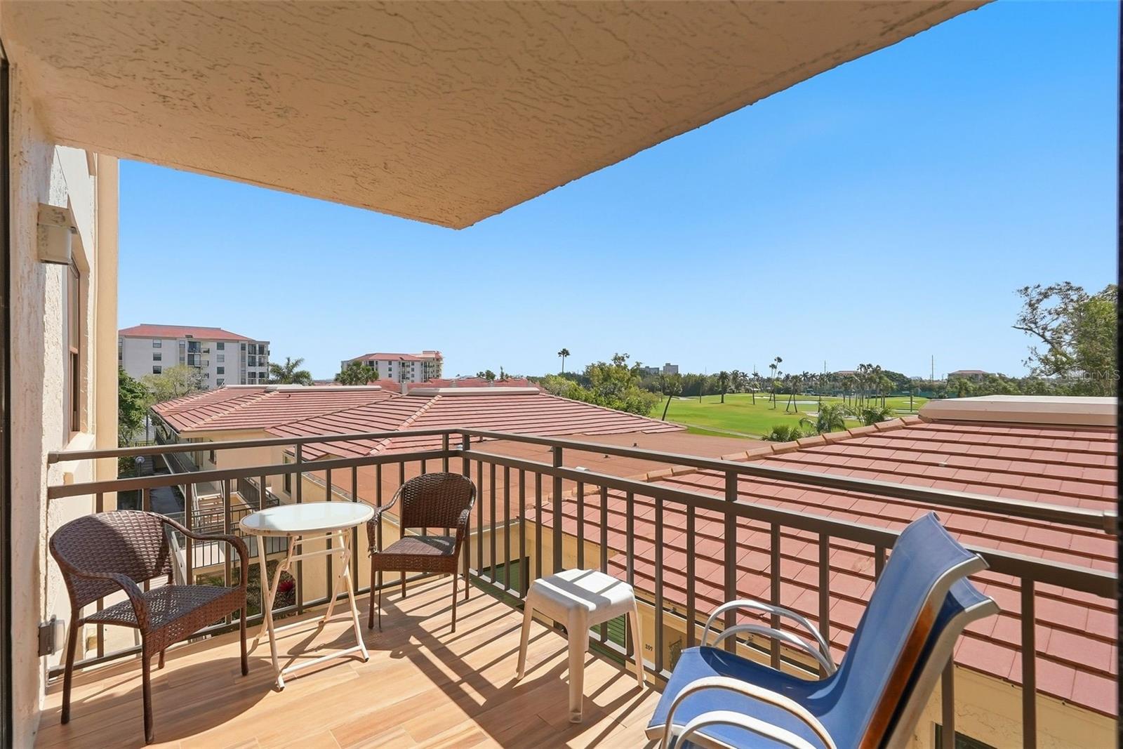 Image 18 of 25 For 6180 Sun Boulevard 307