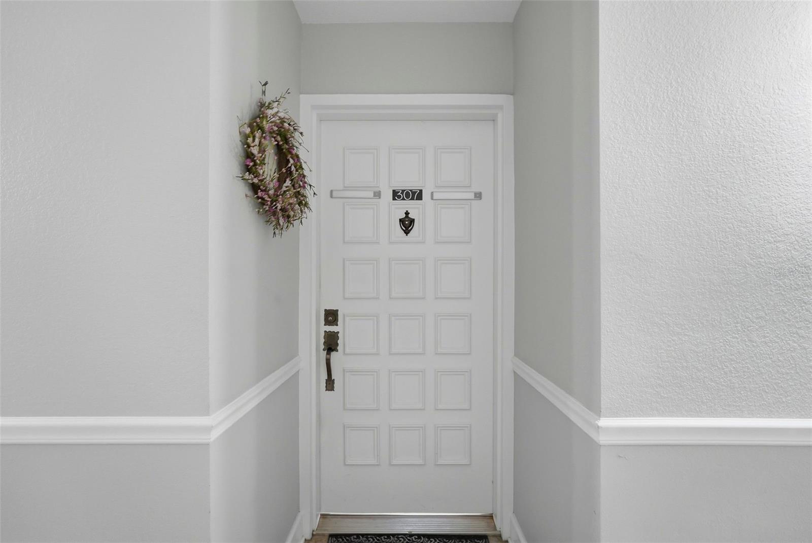 Image 3 of 25 For 6180 Sun Boulevard 307