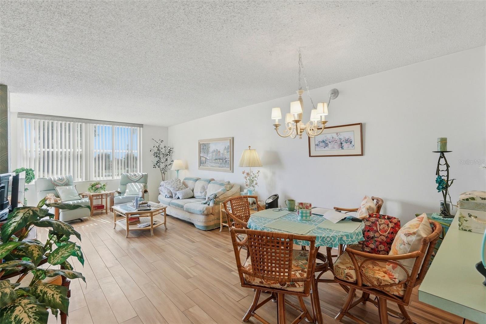 Image 6 of 25 For 6180 Sun Boulevard 307