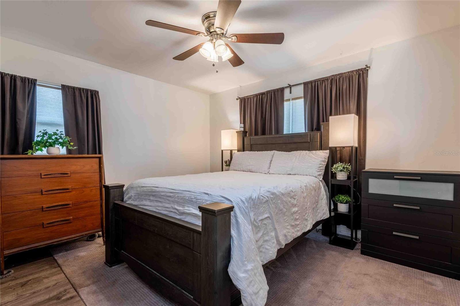 Listing photo id 9 for 7003 Howard Avenue