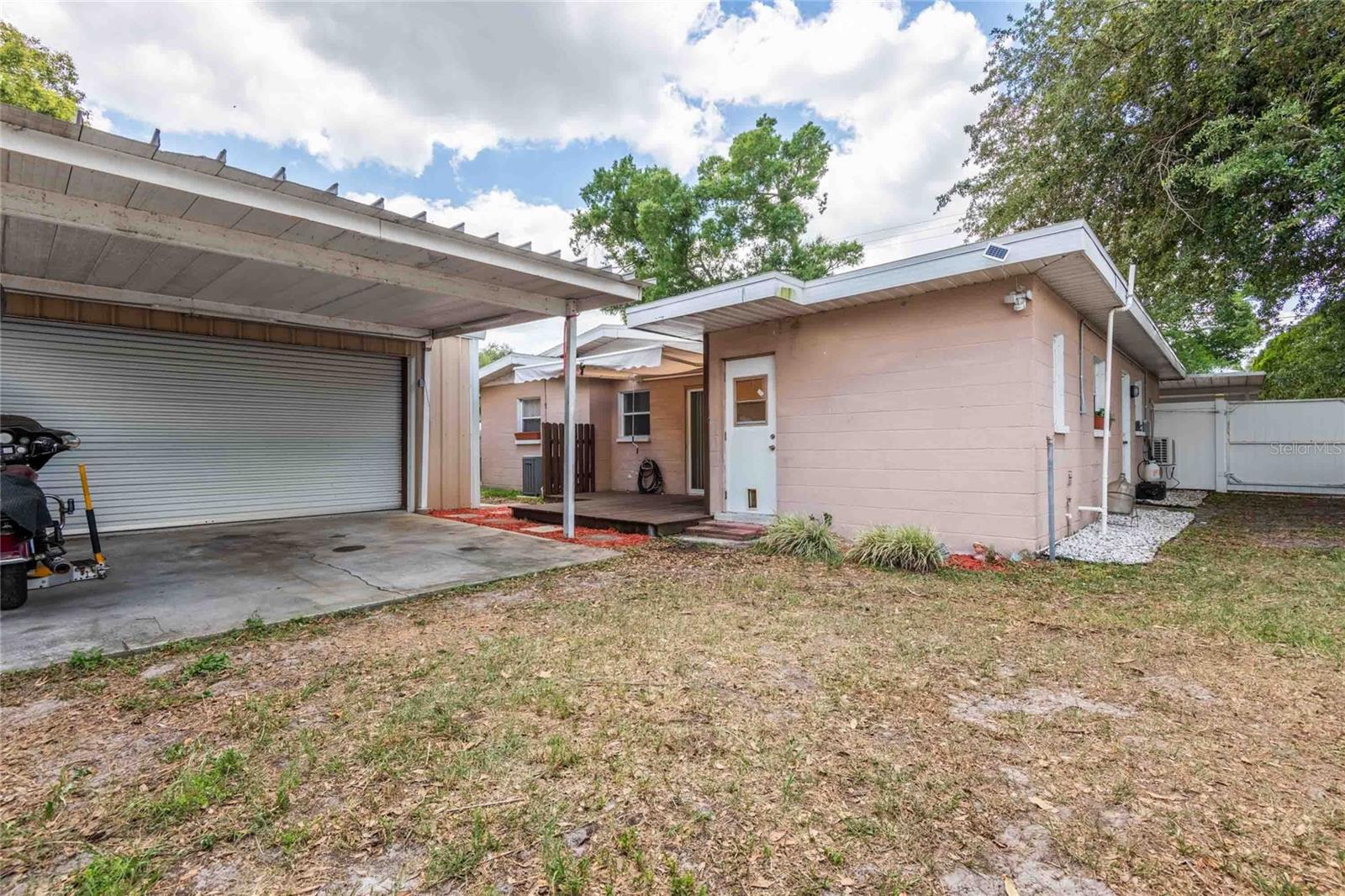 Listing photo id 30 for 7003 Howard Avenue