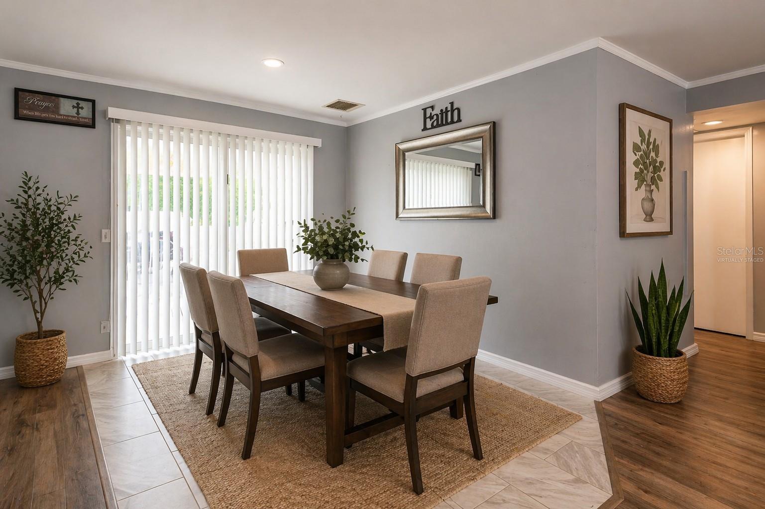 Listing photo id 4 for 7003 Howard Avenue