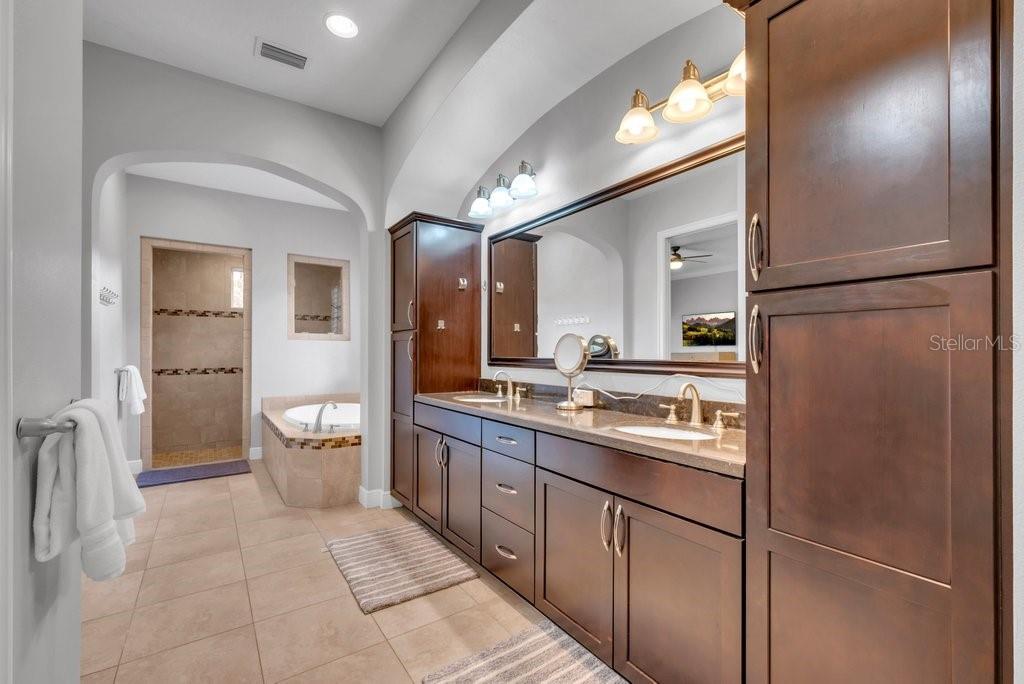 Image 24 of 61 For 5917 Alana Leigh Place