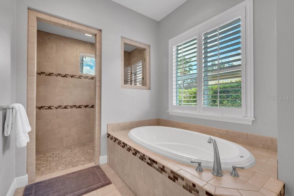 Image 25 of 61 For 5917 Alana Leigh Place