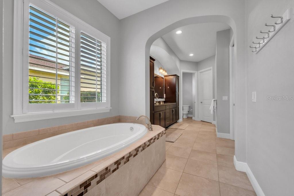 Image 26 of 61 For 5917 Alana Leigh Place