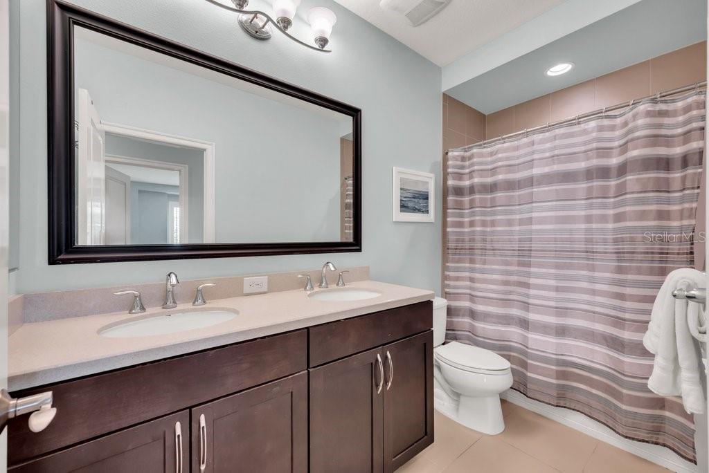 Image 33 of 61 For 5917 Alana Leigh Place