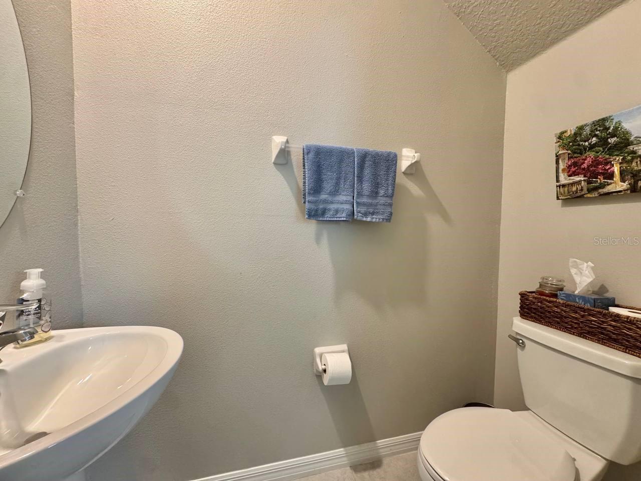 Listing photo id 8 for 3587 Bellmeade Court 3587