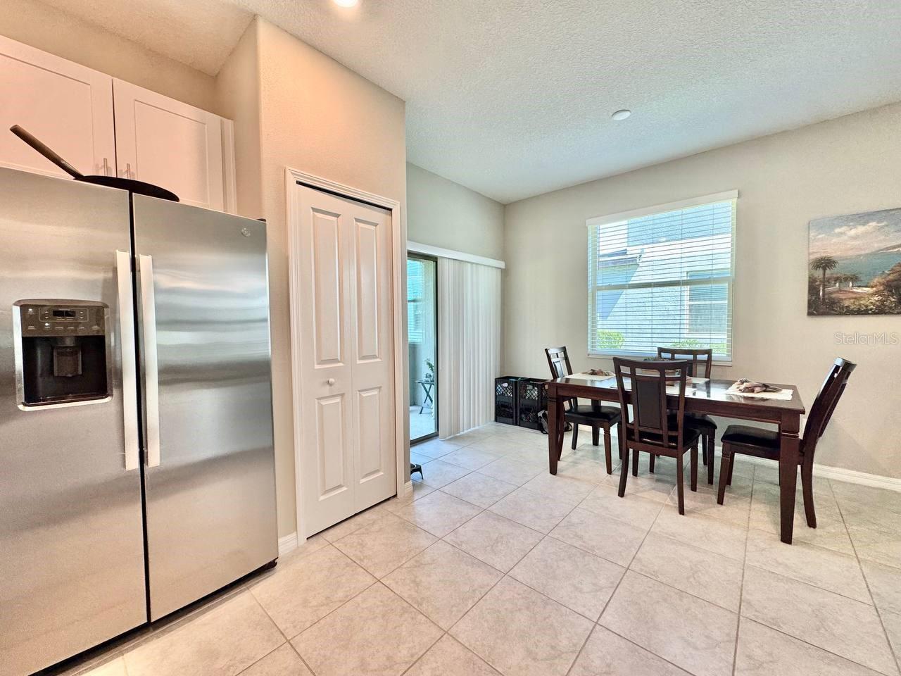Listing photo id 11 for 3587 Bellmeade Court 3587