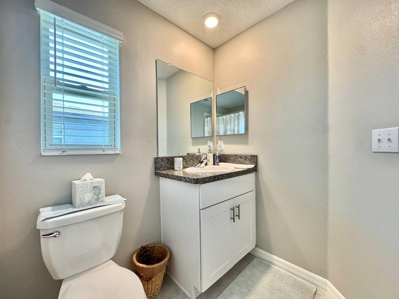 Listing photo id 23 for 3587 Bellmeade Court 3587