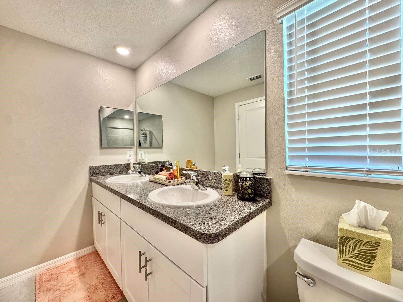 Listing photo id 27 for 3587 Bellmeade Court 3587