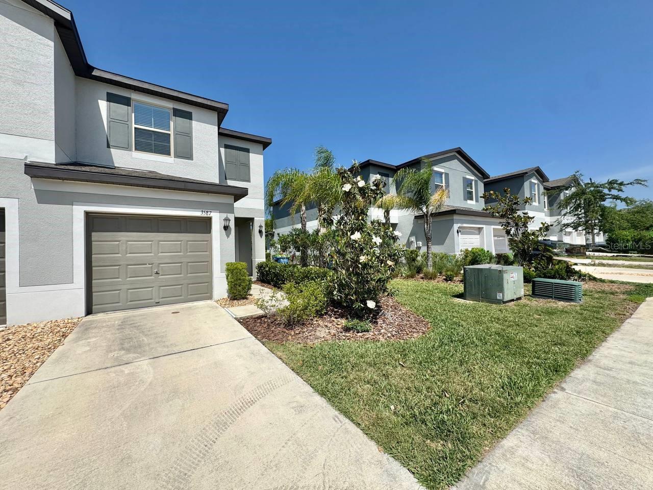 Listing photo id 1 for 3587 Bellmeade Court 3587