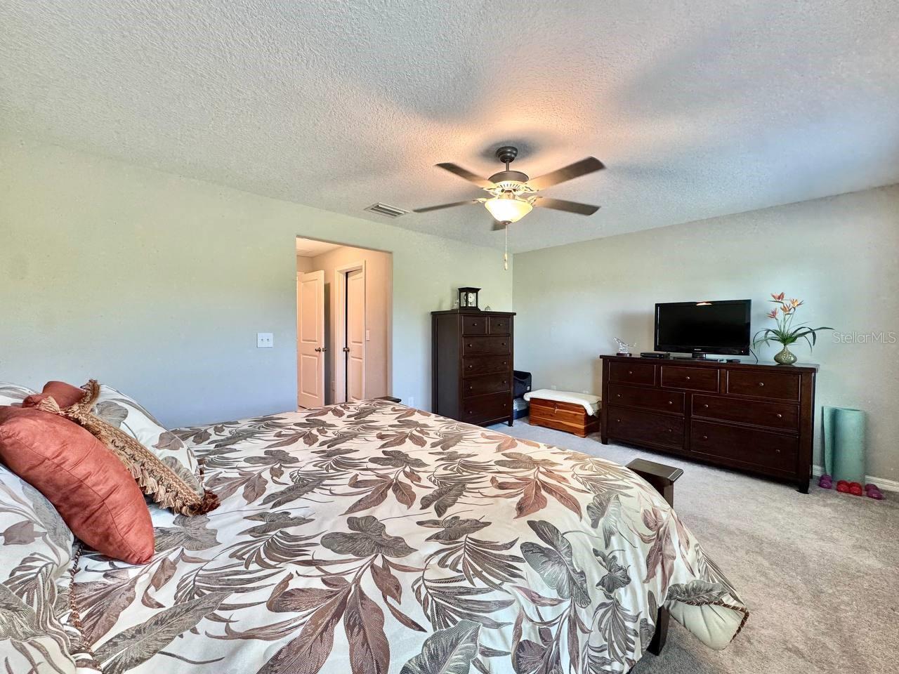 Listing photo id 31 for 3587 Bellmeade Court 3587