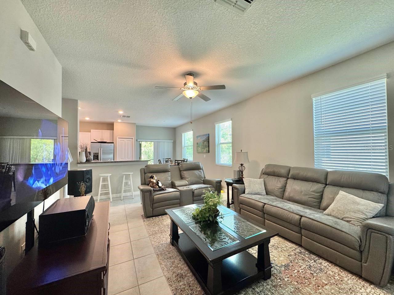 Listing photo id 4 for 3587 Bellmeade Court 3587