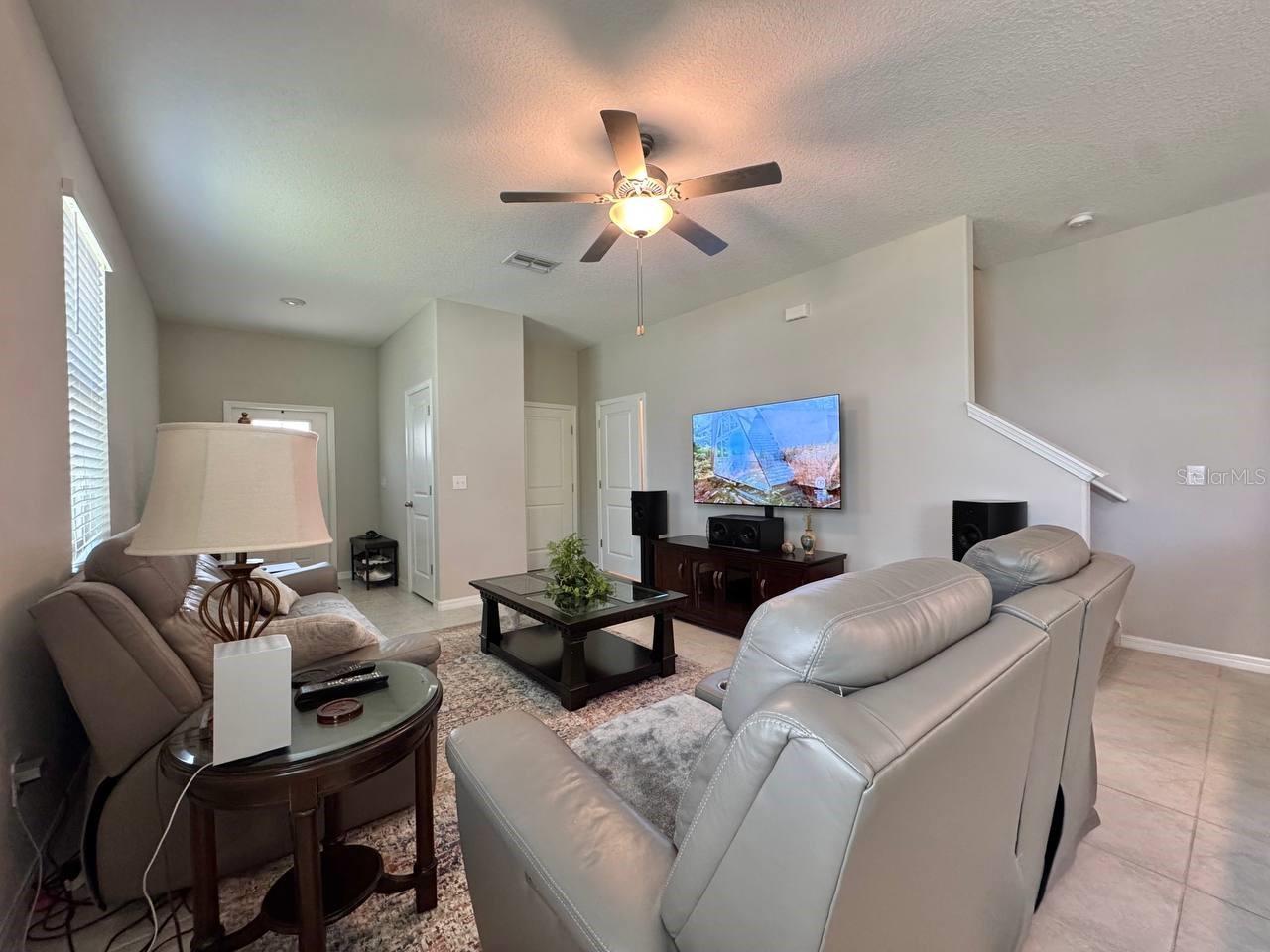 Listing photo id 5 for 3587 Bellmeade Court 3587