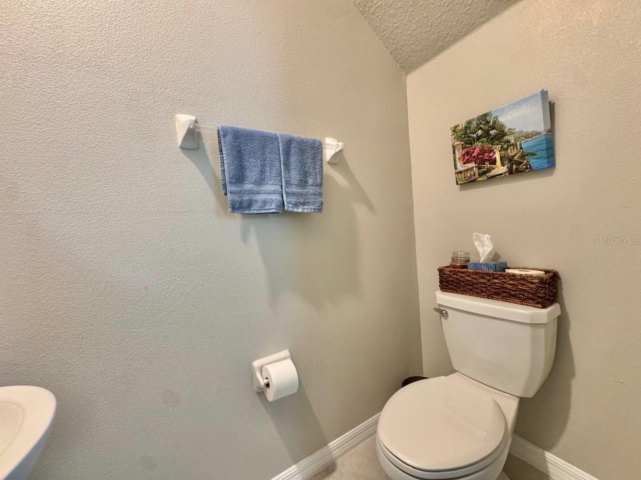 Listing photo id 6 for 3587 Bellmeade Court 3587